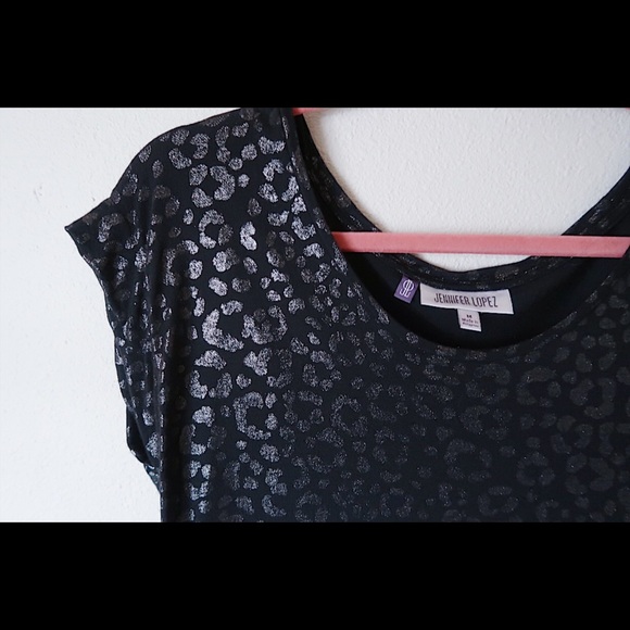 JLO | JENNIFER LOPEZ metallic cheetah tee - Picture 2 of 8